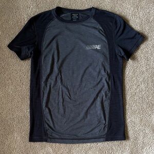 American Eagle Outfitters Men's Black and Gray Small Tee